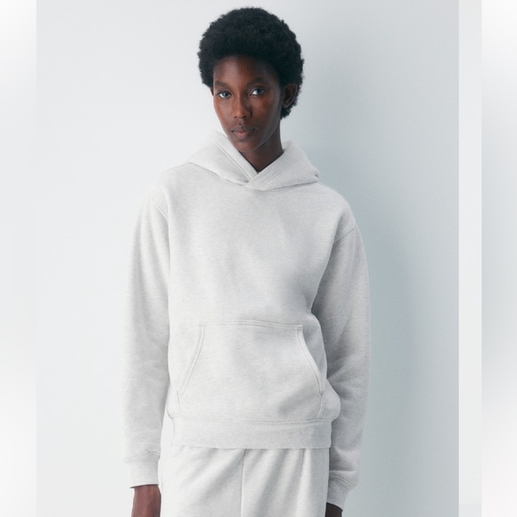 Aritzia Tops - Aritzia TNA Sweatfleece Perfect Fit Hoodie
